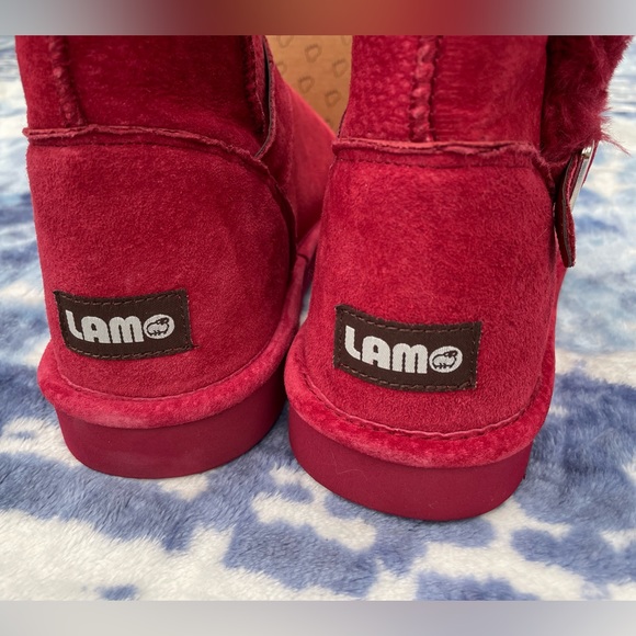 New in Box Leather Lamo Faux Fur Boots - buckles on side - Red Wine Color Size 9 - Picture 10 of 14